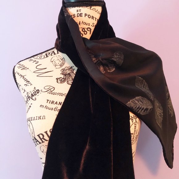 Black Velvet Reversible Scarf NWOT - Picture 3 of 3